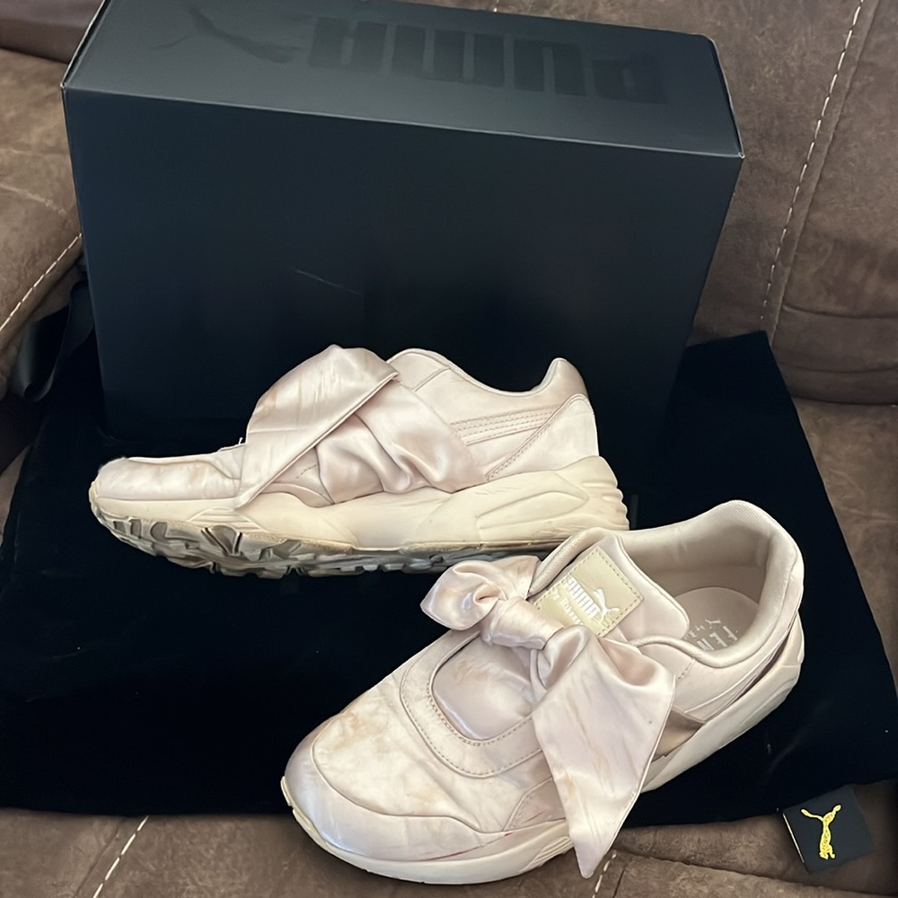 Fenty Puma Bow Sneakers “Pink Tint” size 9